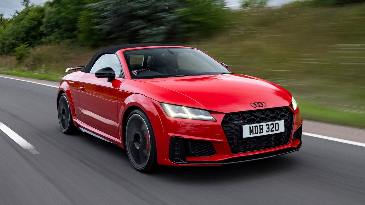 Audi TT (TTS) Roadster in red