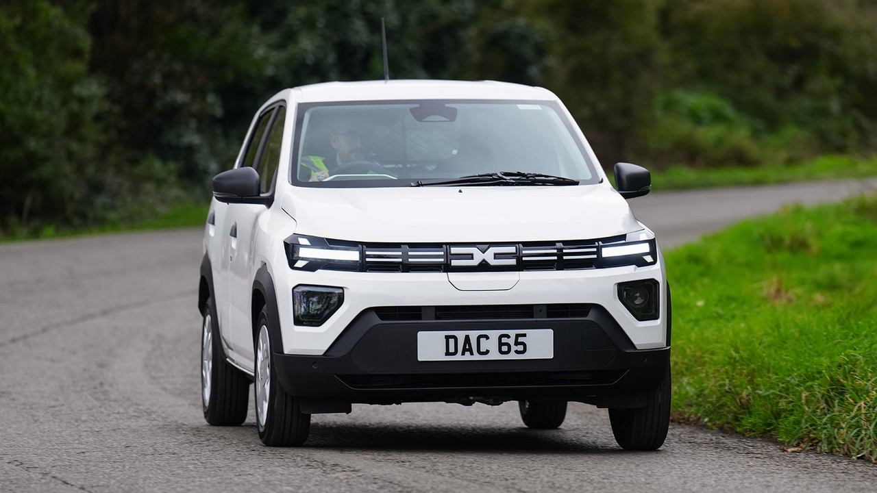 Dacia Spring in white