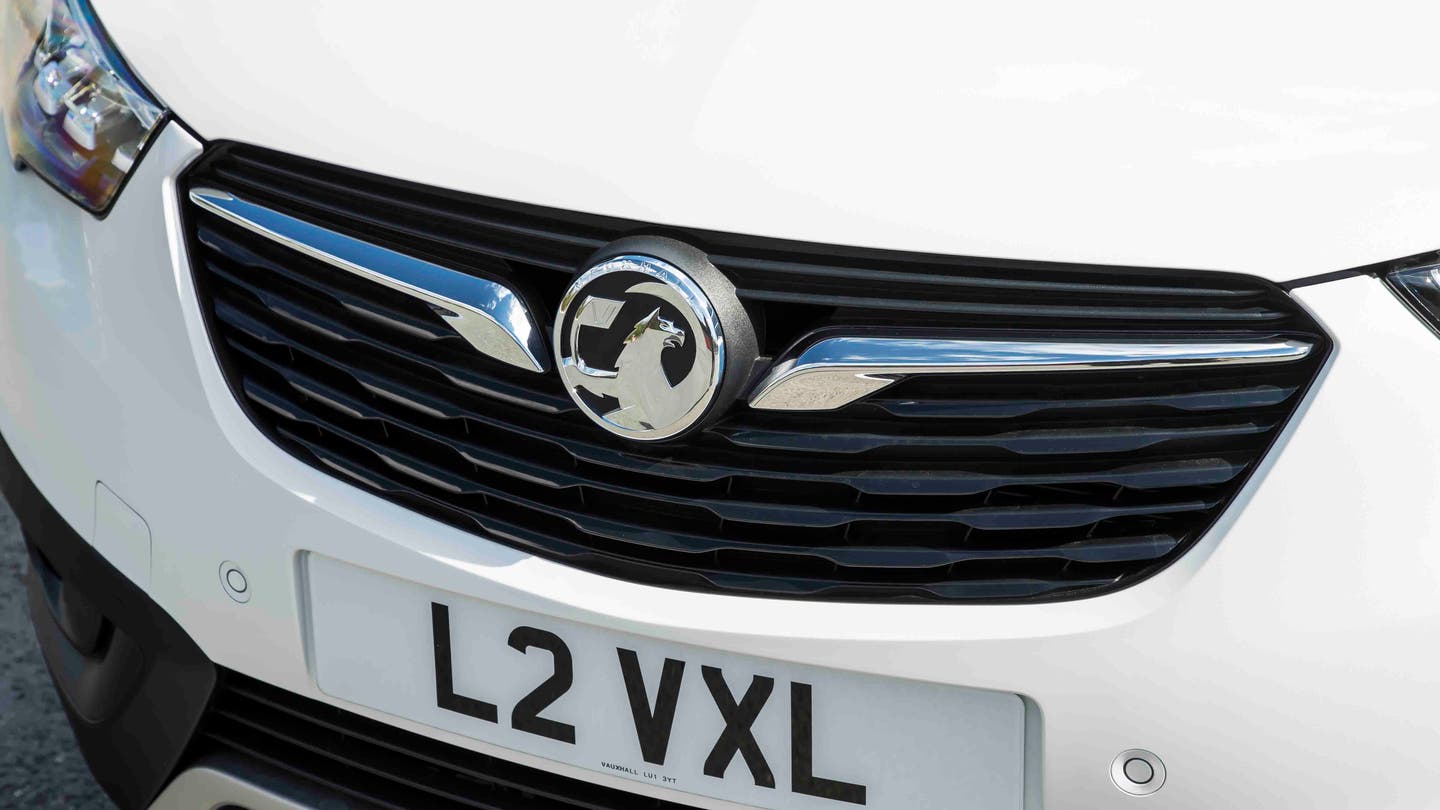 Vauxhall Crossland X grille