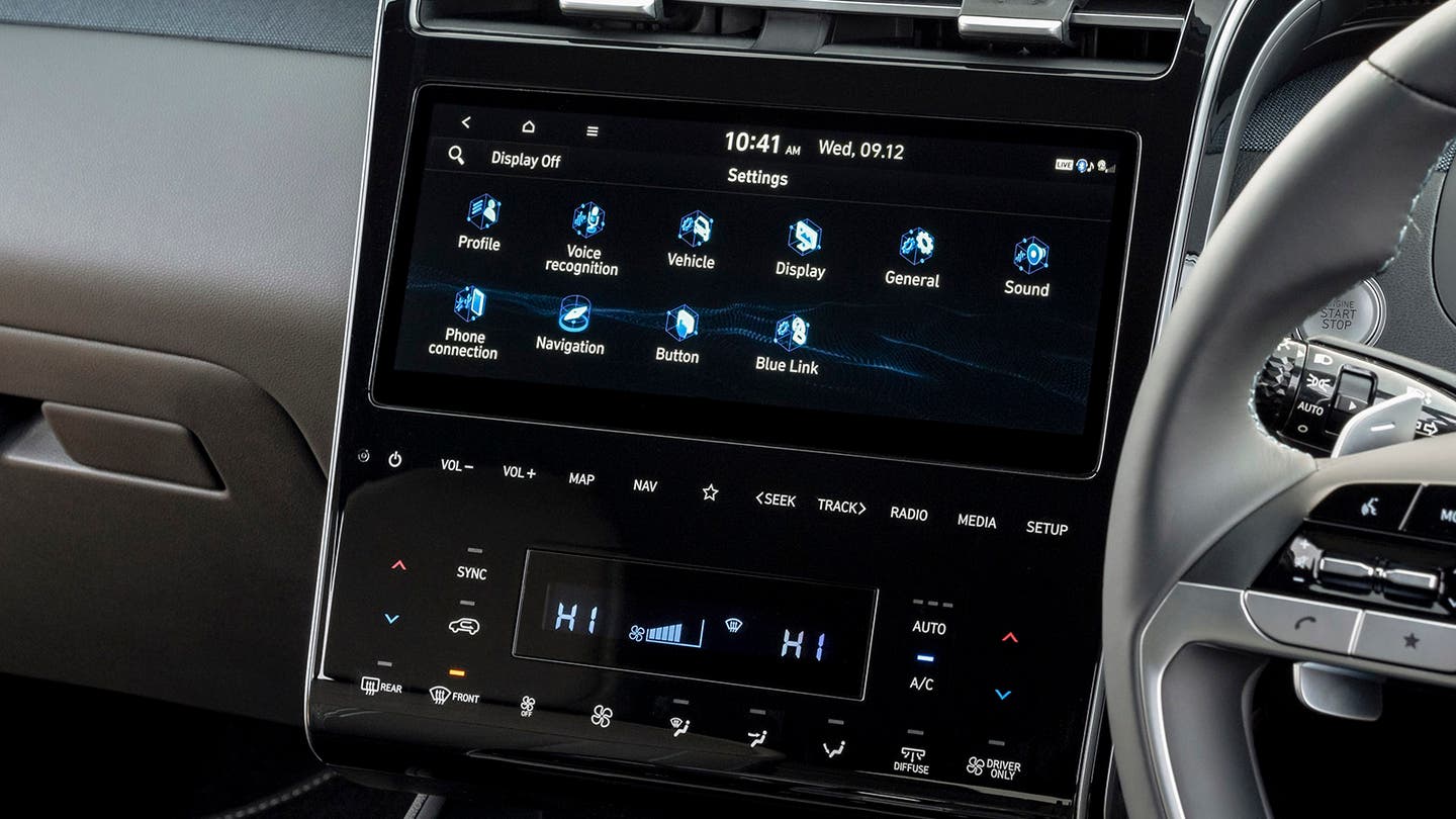 Hyundai Tucson review infotainment system