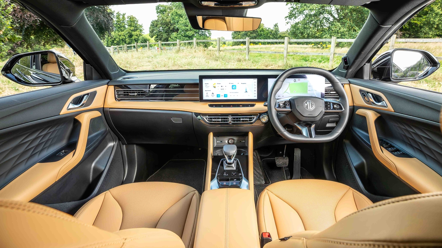 2024 MG HS interior with tan leather upgrade