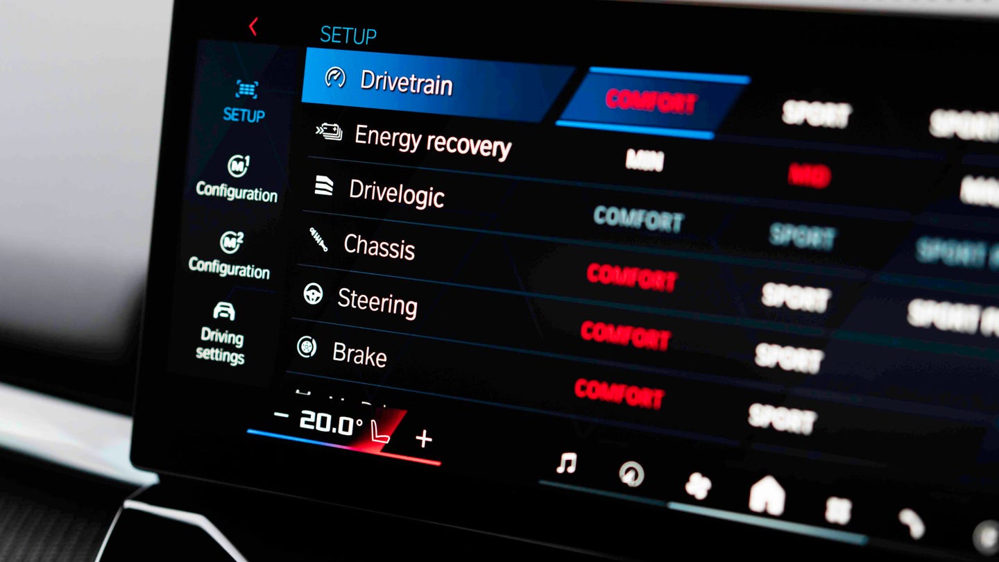 BMW M5 drive modes screen