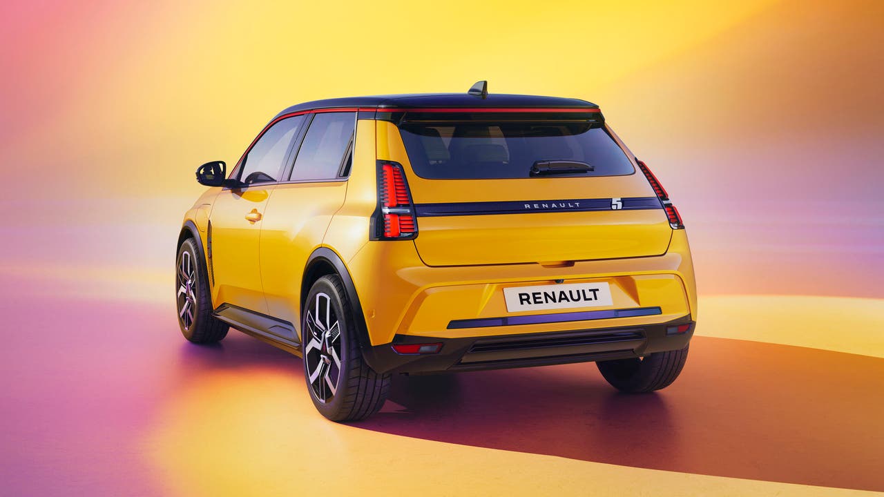 2025 Renault 5 EV rear