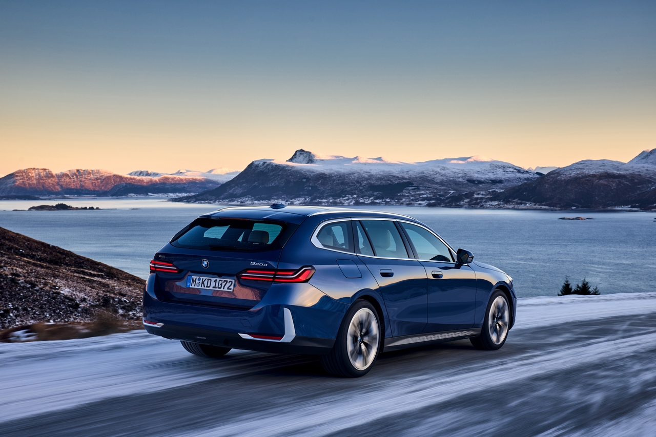 2024 BMW 5 Series Touring xDrive in the snow