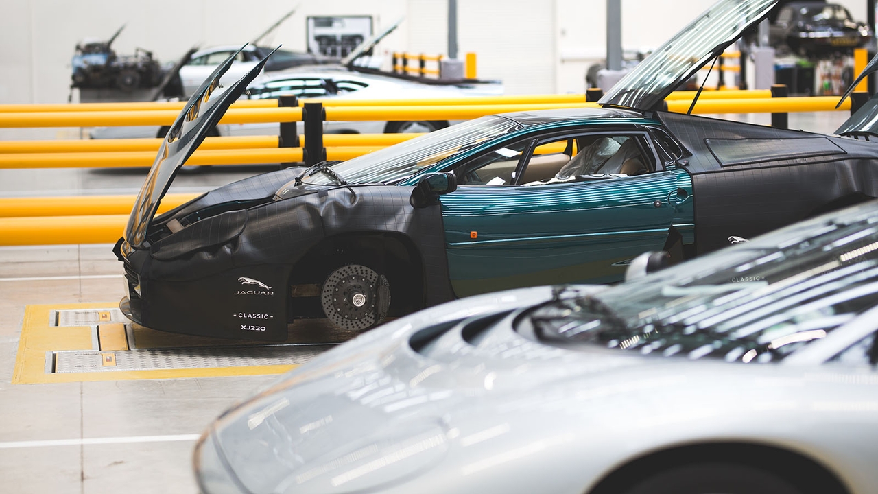 Cars being serviced (Jaguar XJ220s)