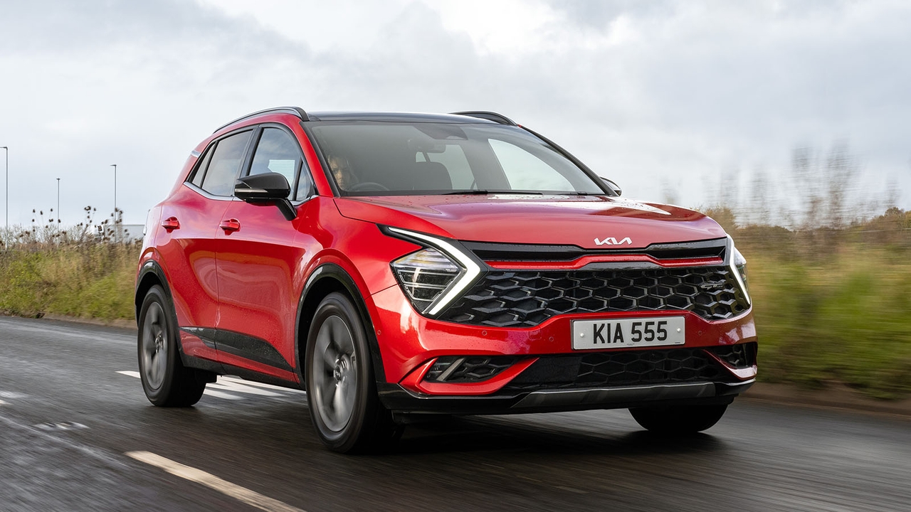 Kia Sportage in red