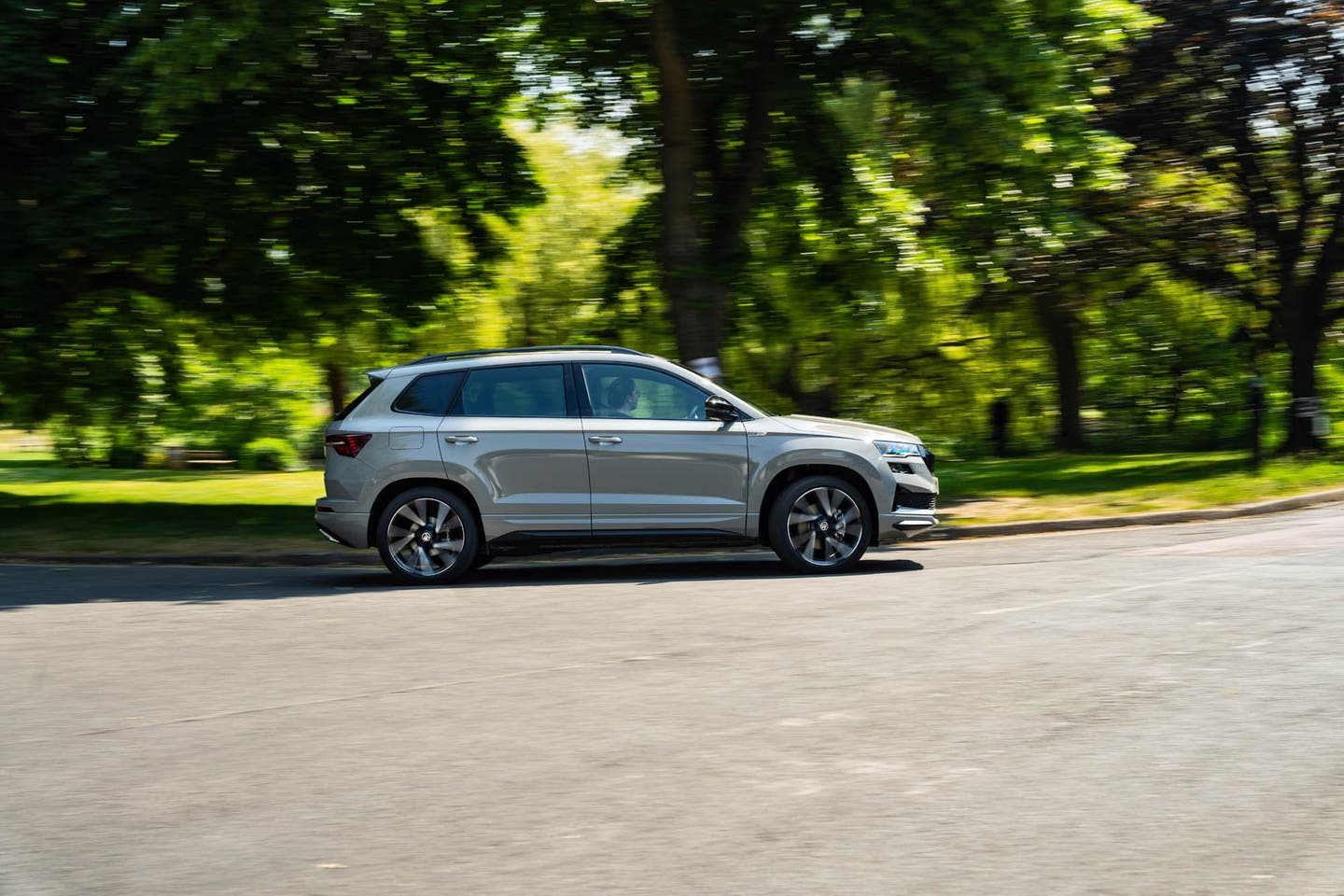 Skoda Karoq side driving shot