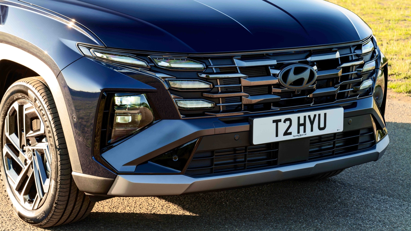 Hyundai Tucson front detail