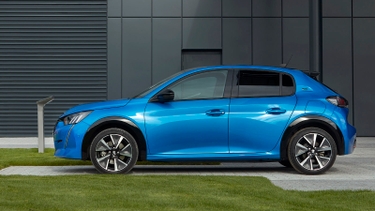 Peugeot 208 review side