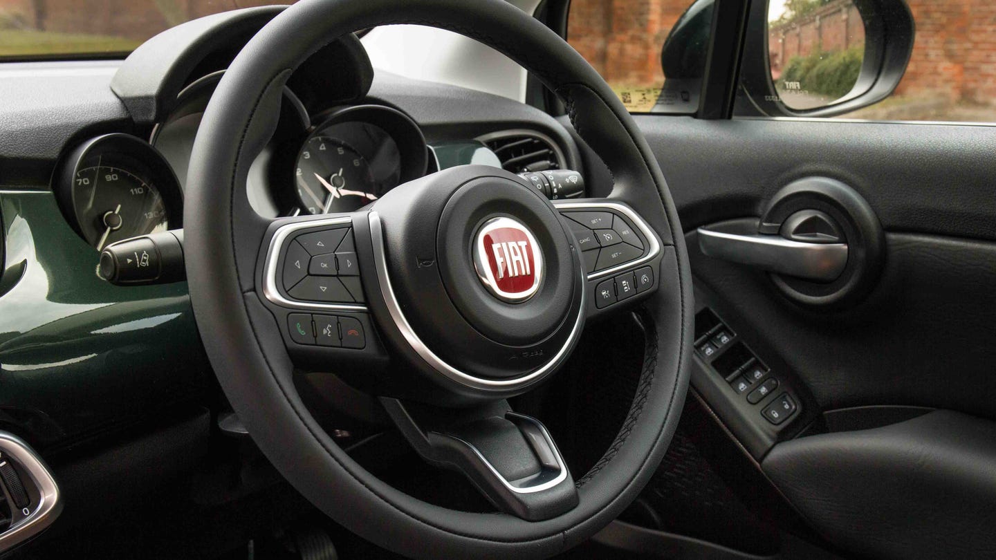 Fiat 500X steering wheel