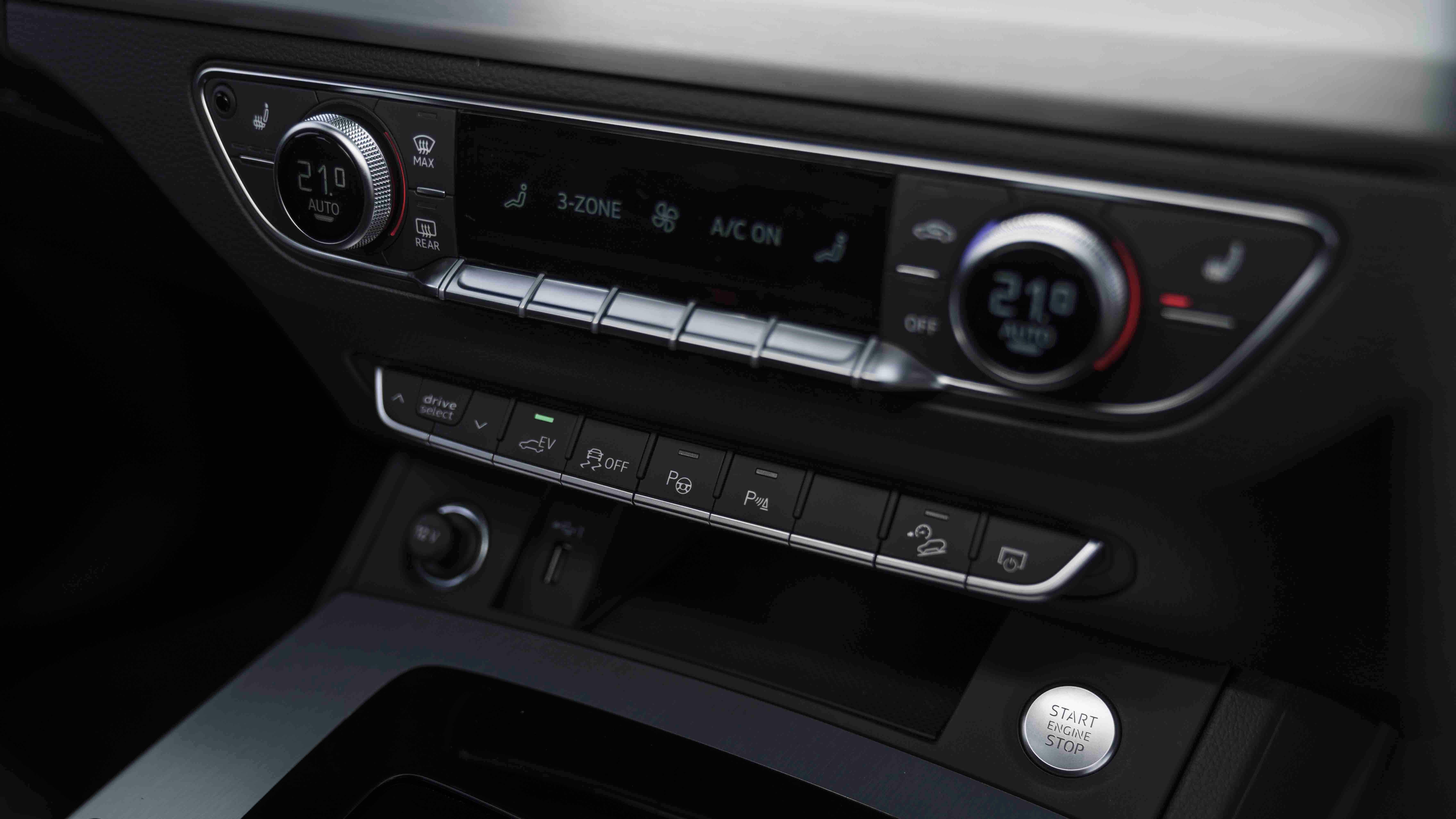 Audi Q5 climate controls