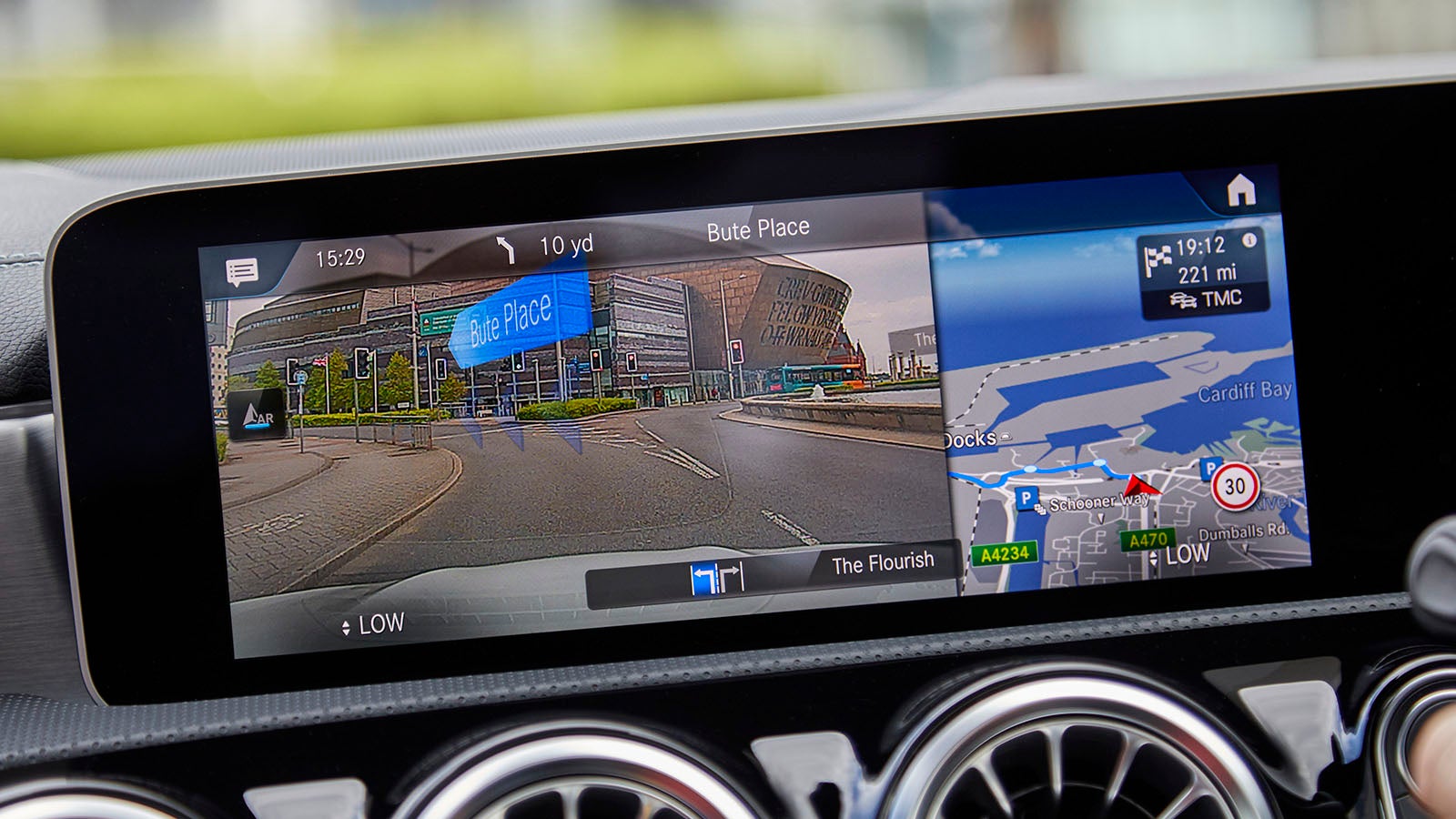Mercedes CLA review infotainment system MBUX