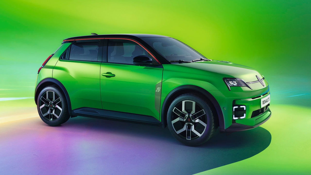 2025 Renault 5 EV in Pop Green