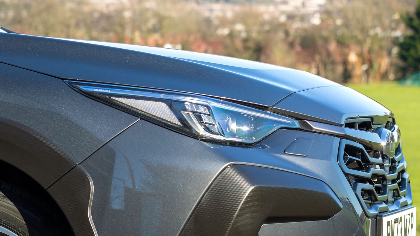 Review – Subaru Crosstrek – headlight detail
