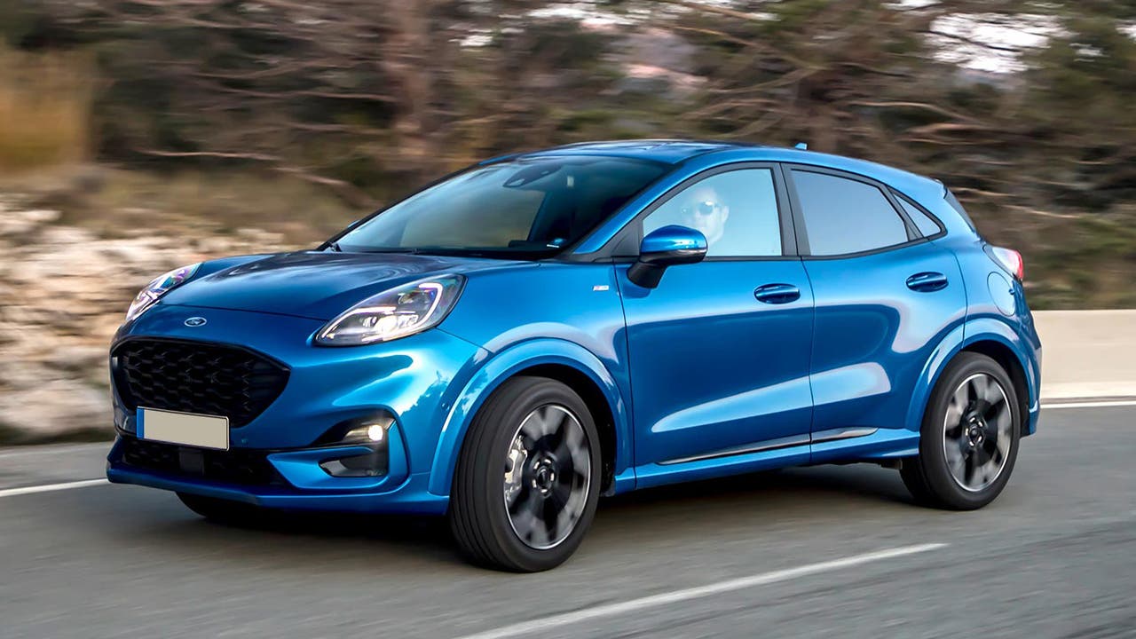 Ford Puma in blue, driving shot