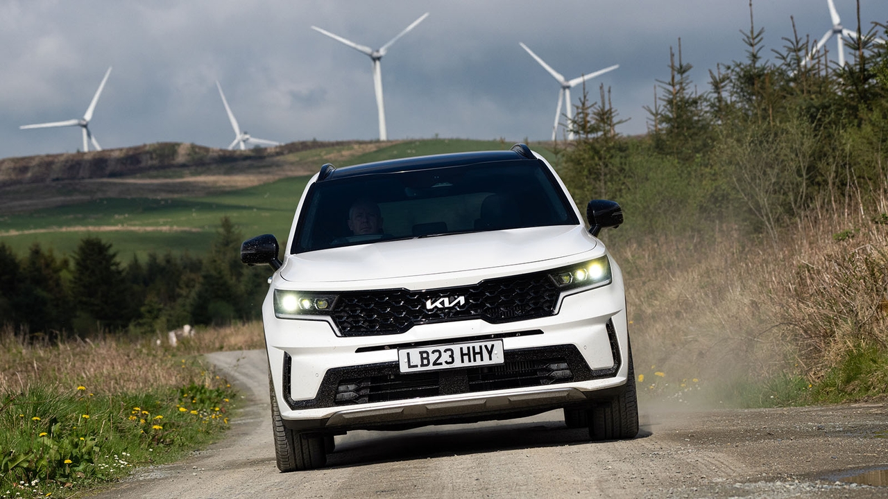 Kia Sorento in white