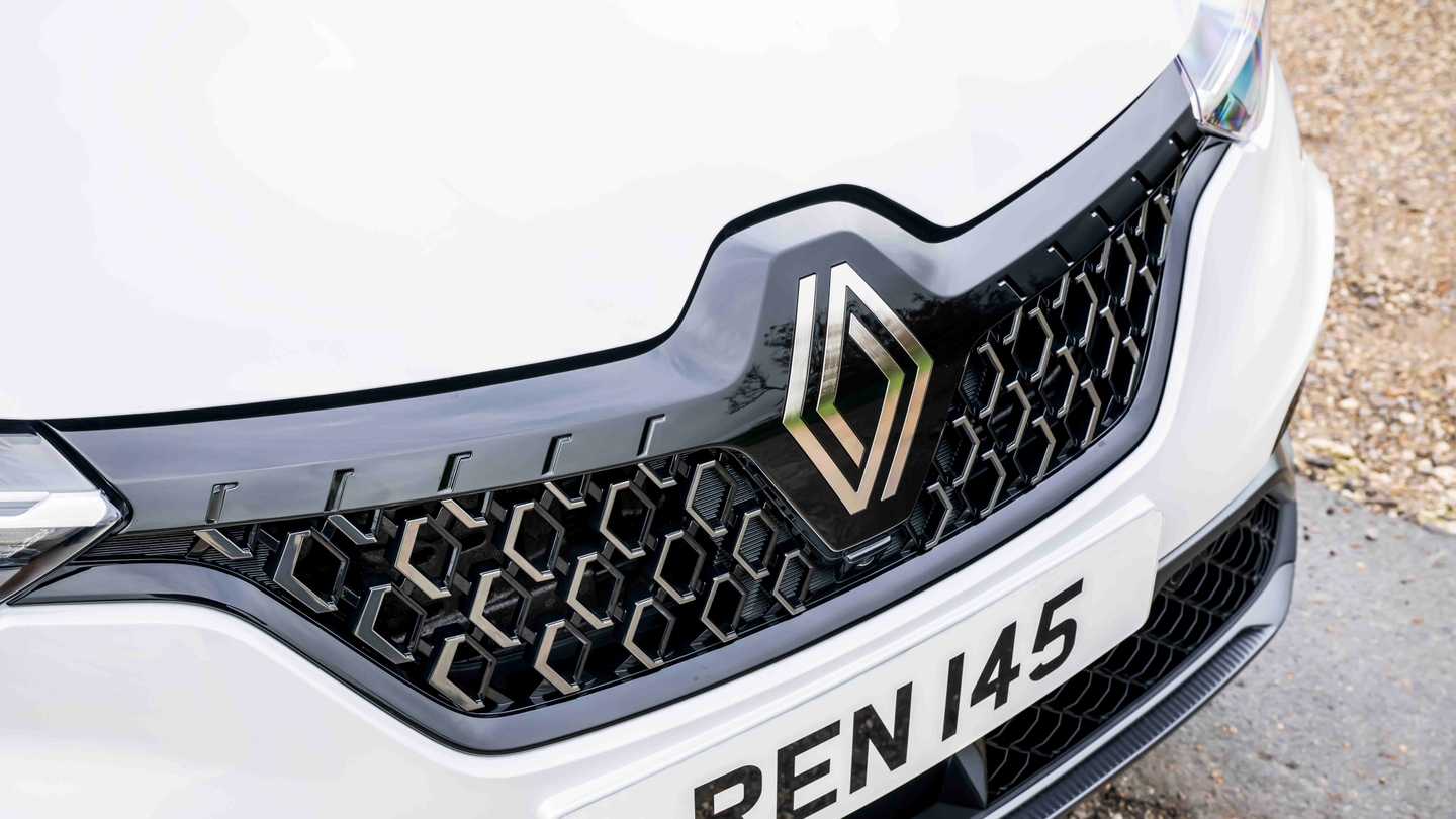 Renault Arkana grille