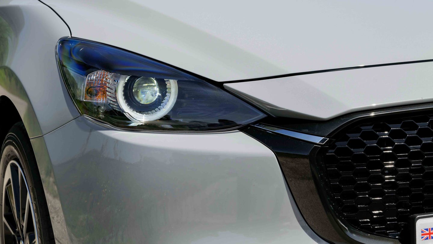 Mazda 2 headlight