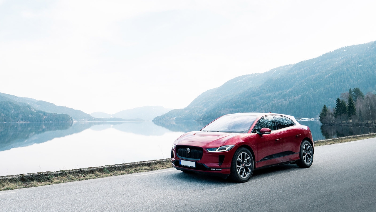 Jaguar I-Pace in red