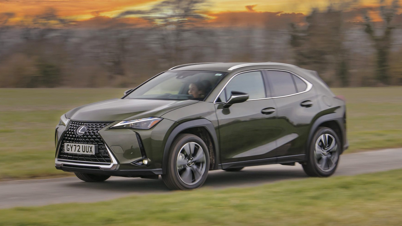 Lexus UX in green