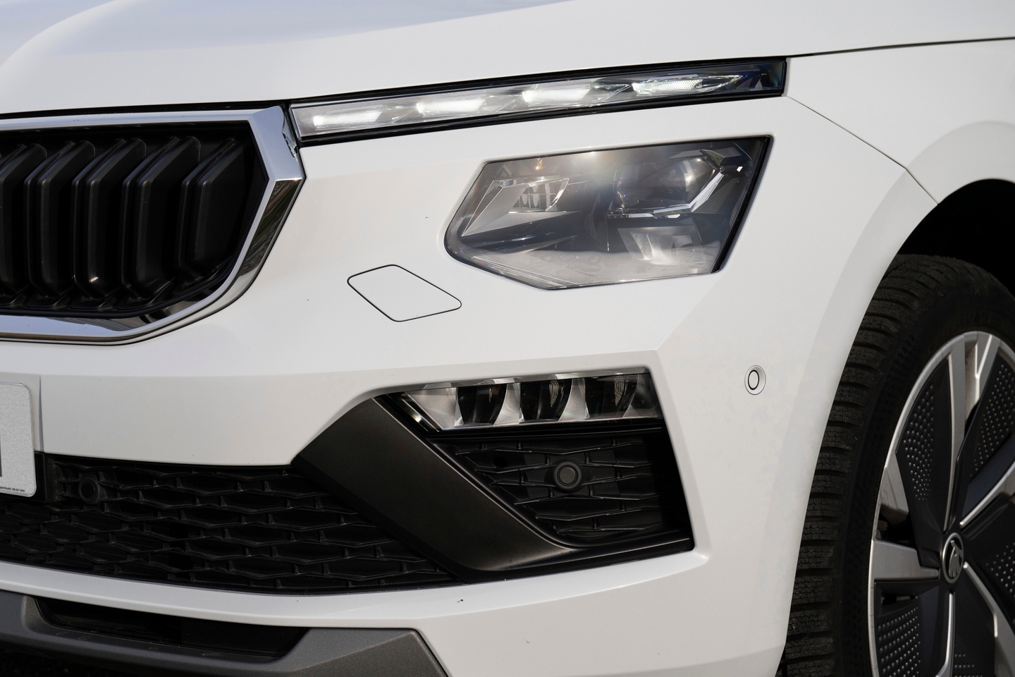 Skoda Kamiq facelift new headlight design