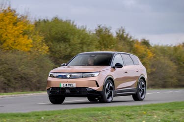 2025 Vauxhall Grandland front three quarter driving cornering