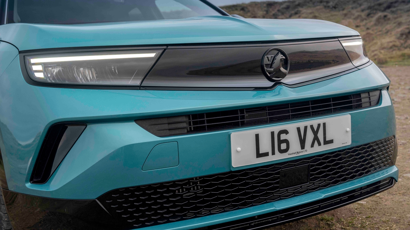 Vauxhall Mokka headlight