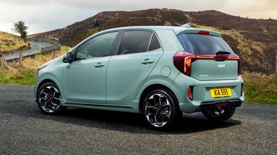 Kia Picanto review rear three quarter