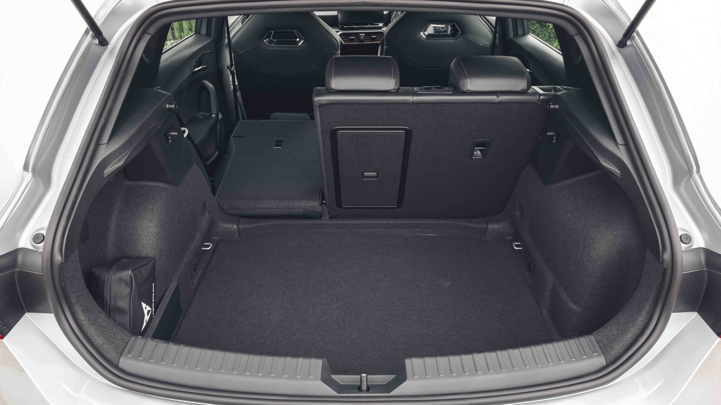 Cupra Leon boot