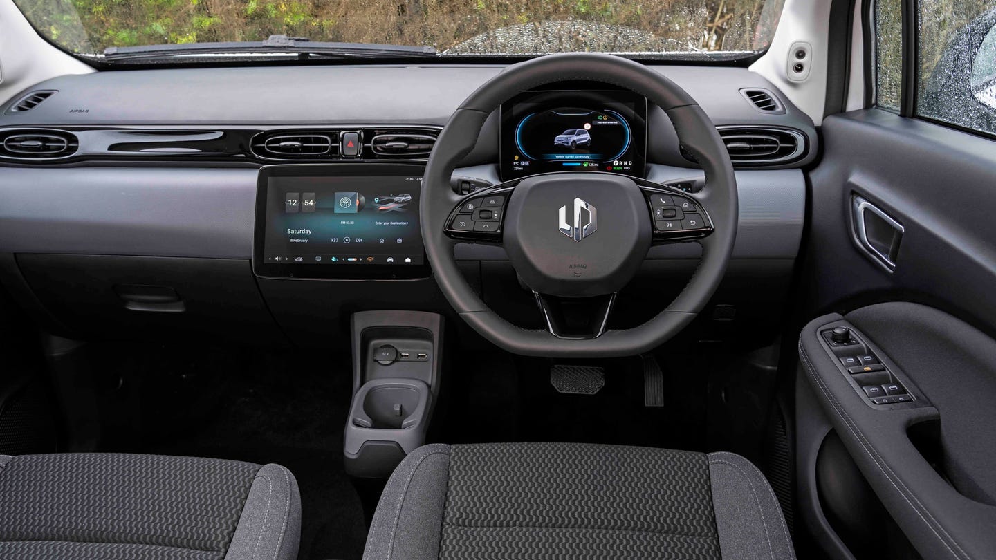Leapmotor T03 interior
