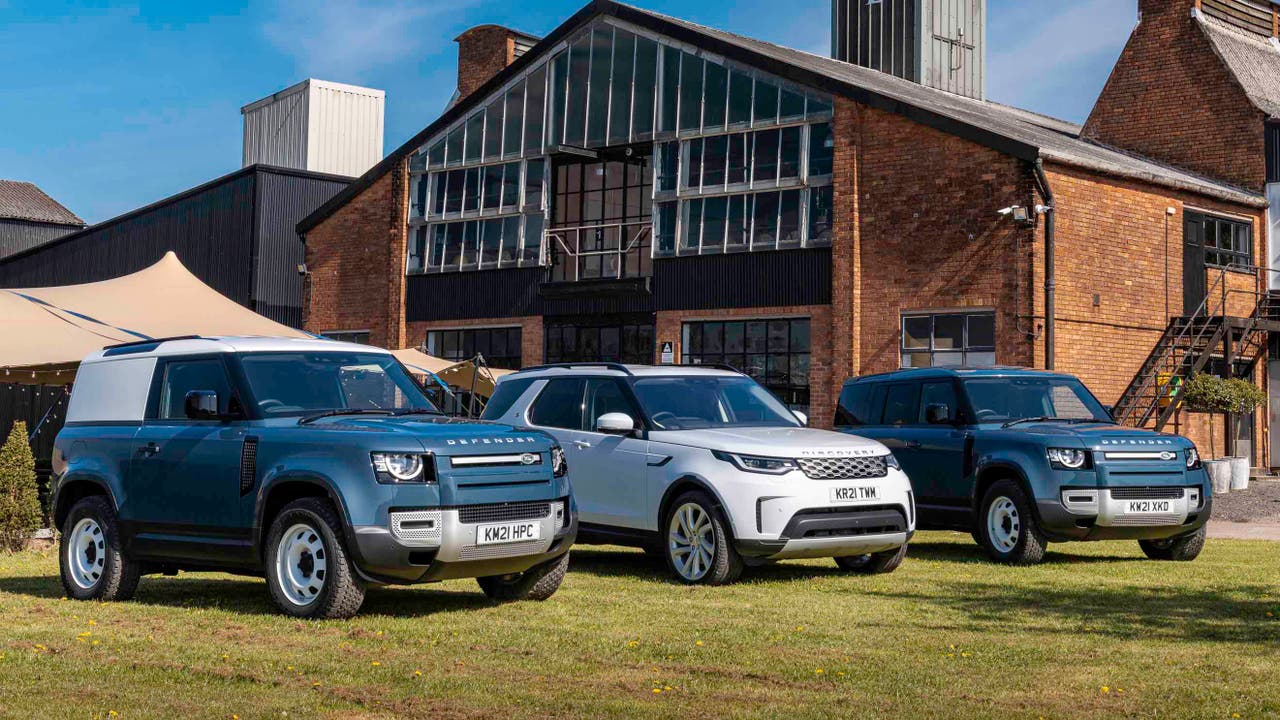 Land Rover Defender Hardtop, Land Rover Discovery and Defender