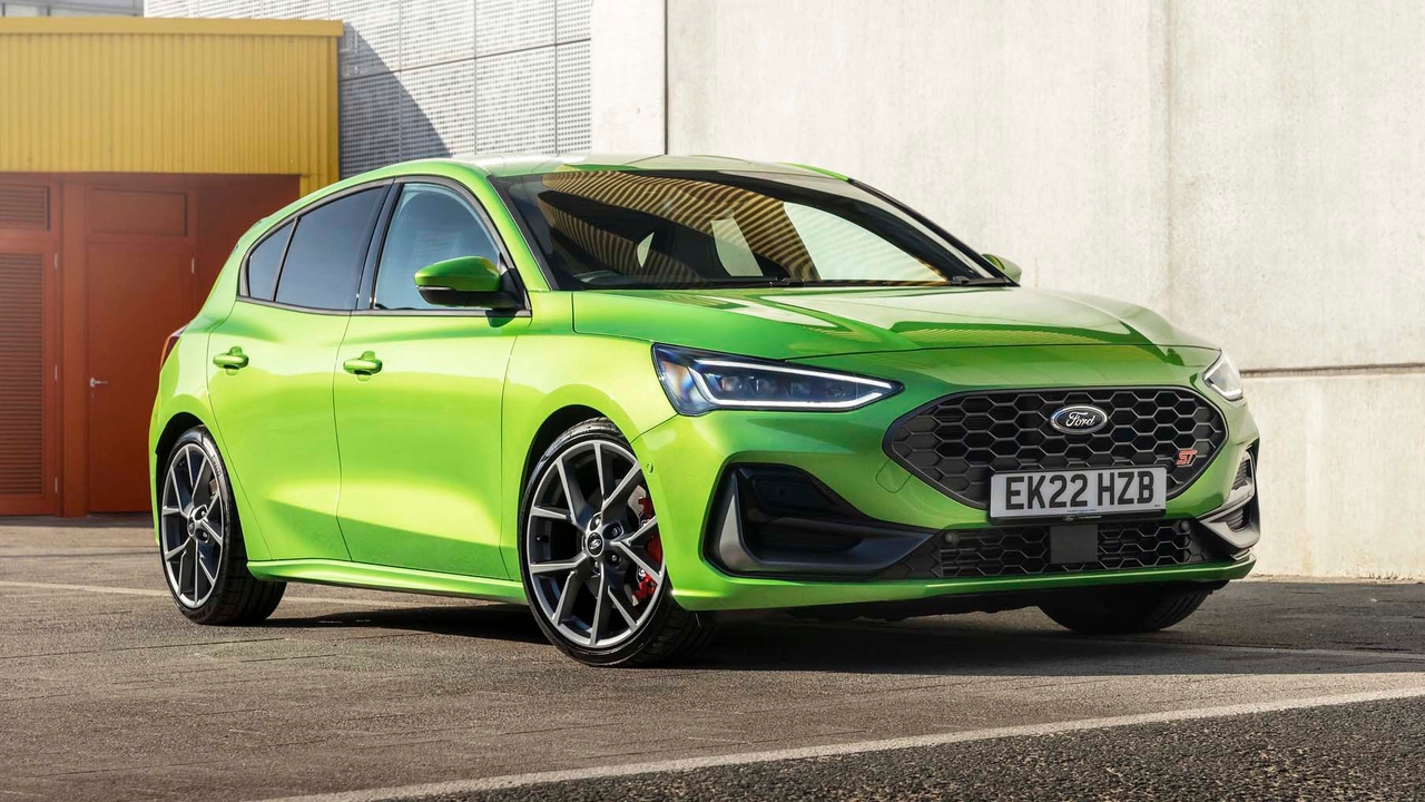 Ford Focus ST in Mean Green