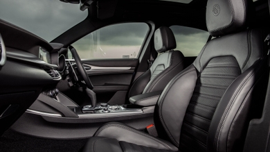 Alfa Romeo Stelvio front seats