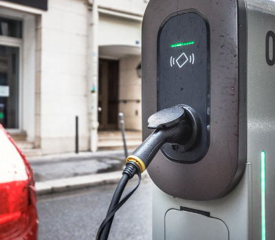 Contactless payment charging station