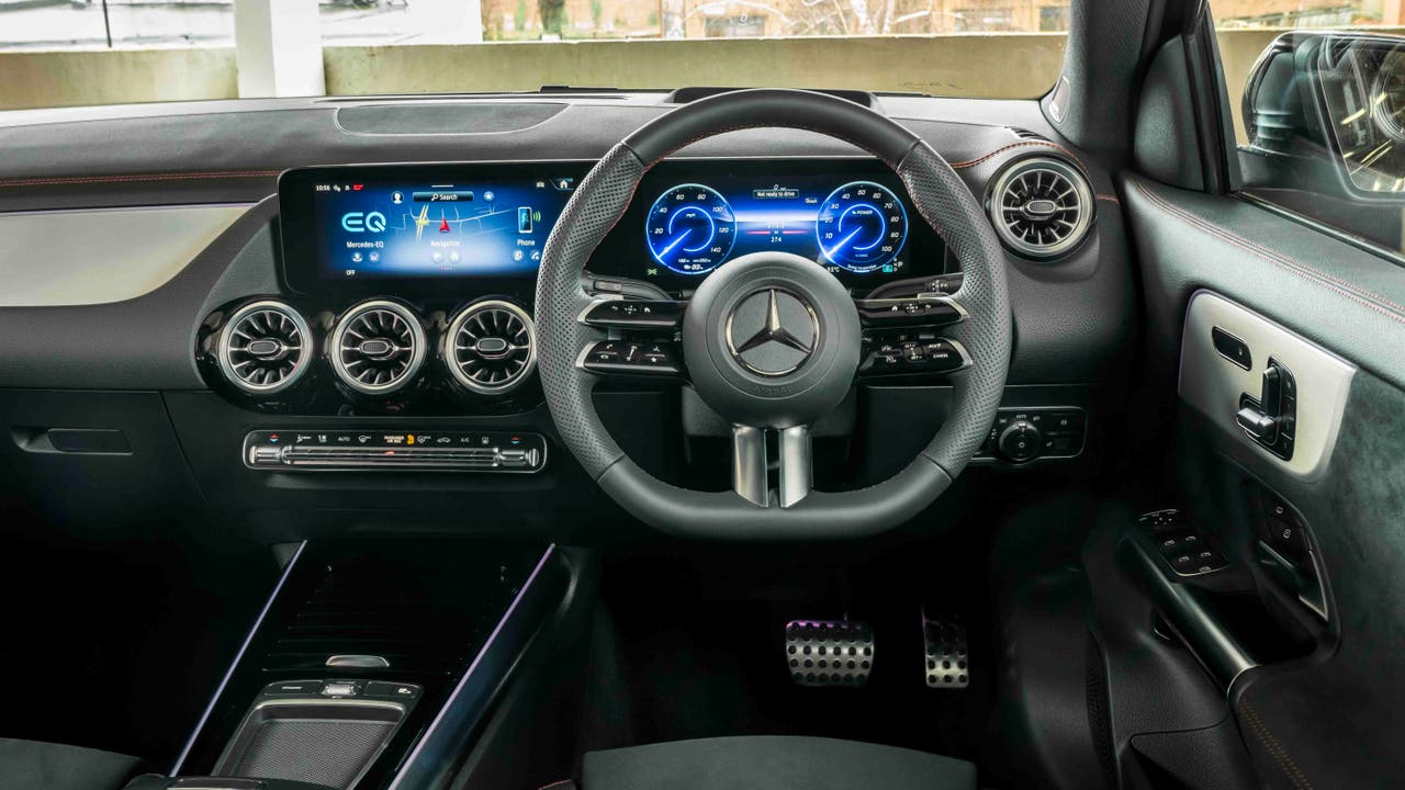 Mercedes EQA interior