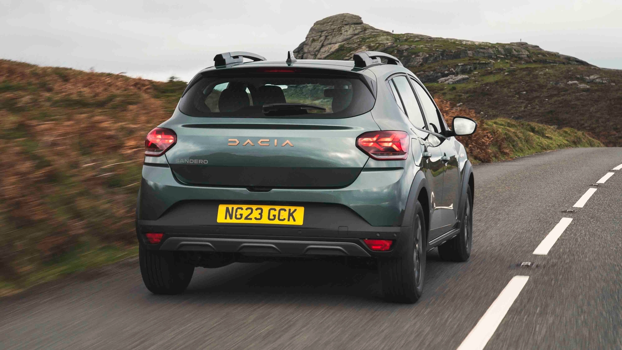 Dacia Sandero Stepway rear driving