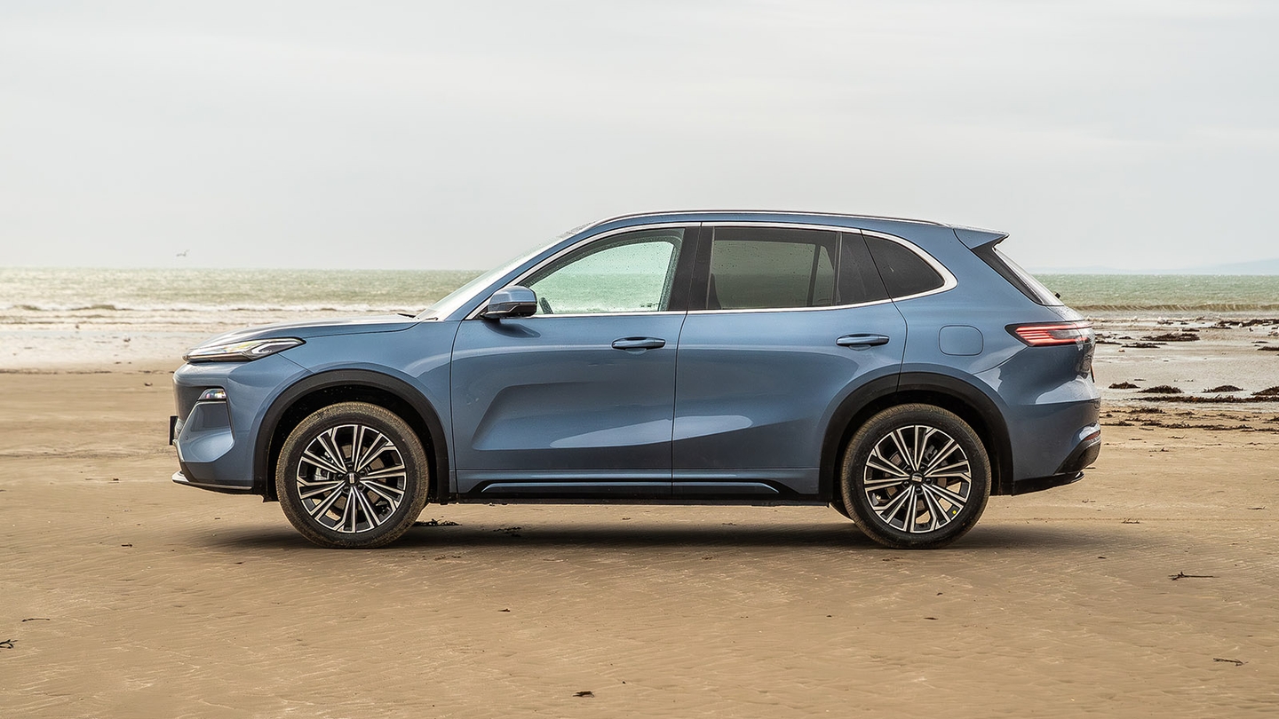 Geely Starray EM-i review – side