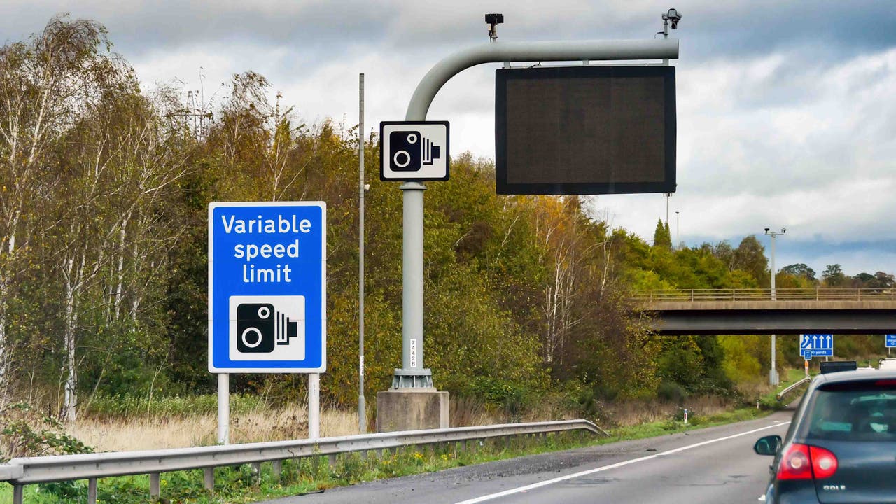 Variable speed limit sign on smart motorway