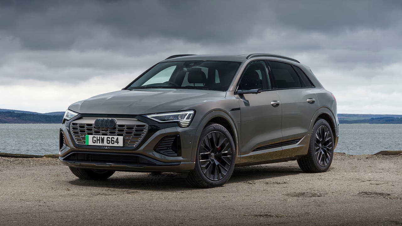 Audi Q8 e-tron in grey