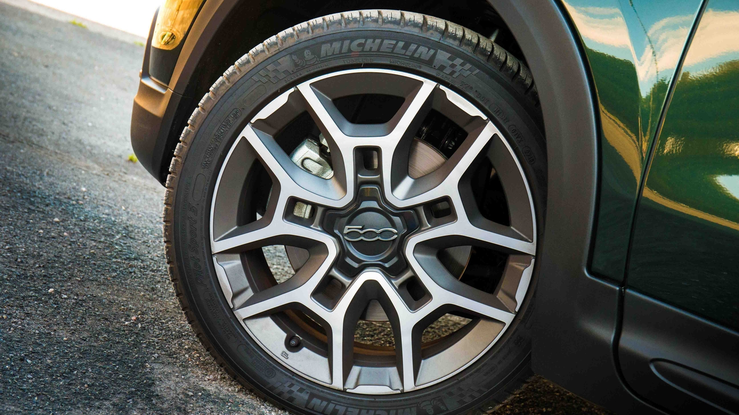 Fiat 500X wheel