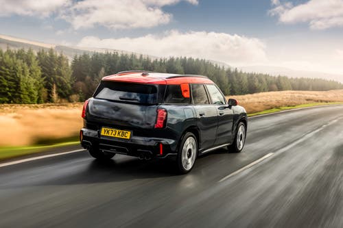 Mini Countryman 2024 rear driving shot