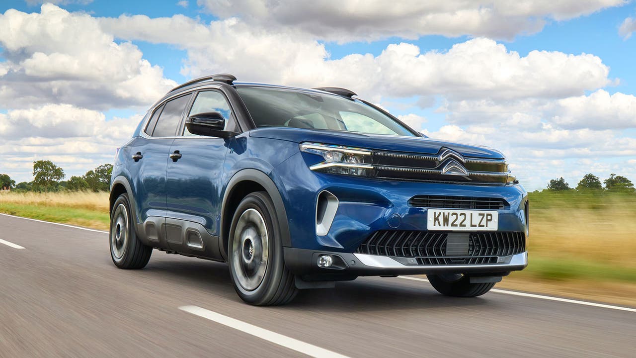 Citroen C5 Aircross in blue – driving shot