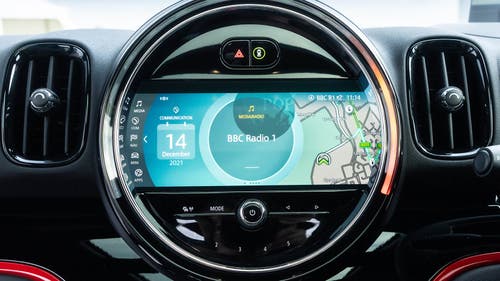 Mini Countryman review infotainment system