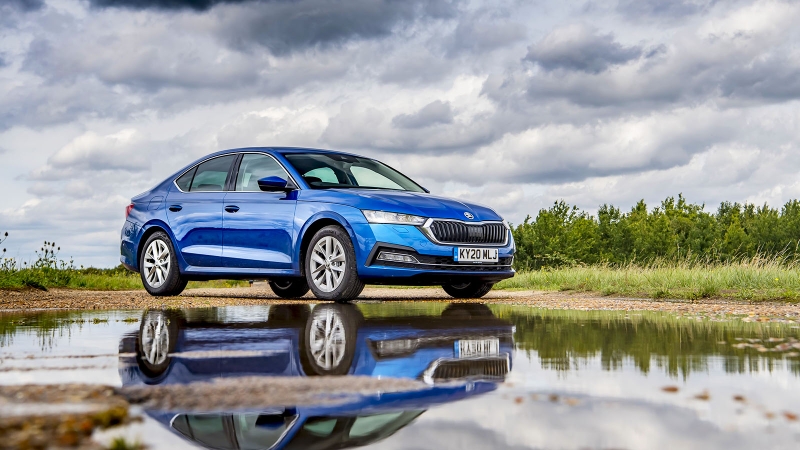 Skoda Octavia in blue front three quarter