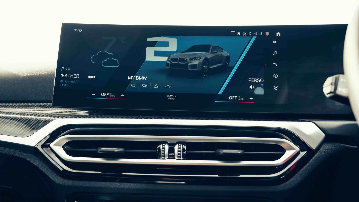 BMW M2 touchscreen