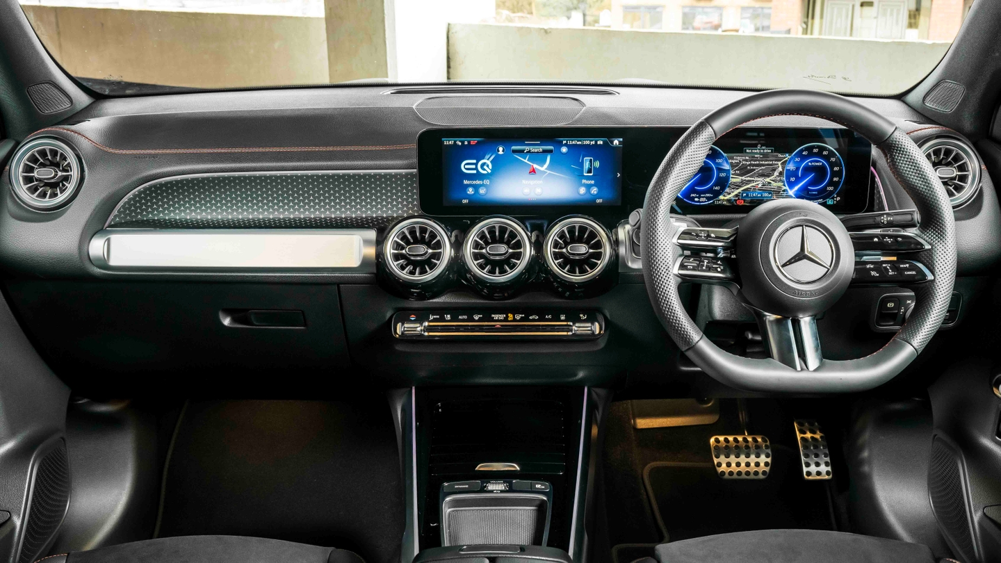 Mercedes EQB interior