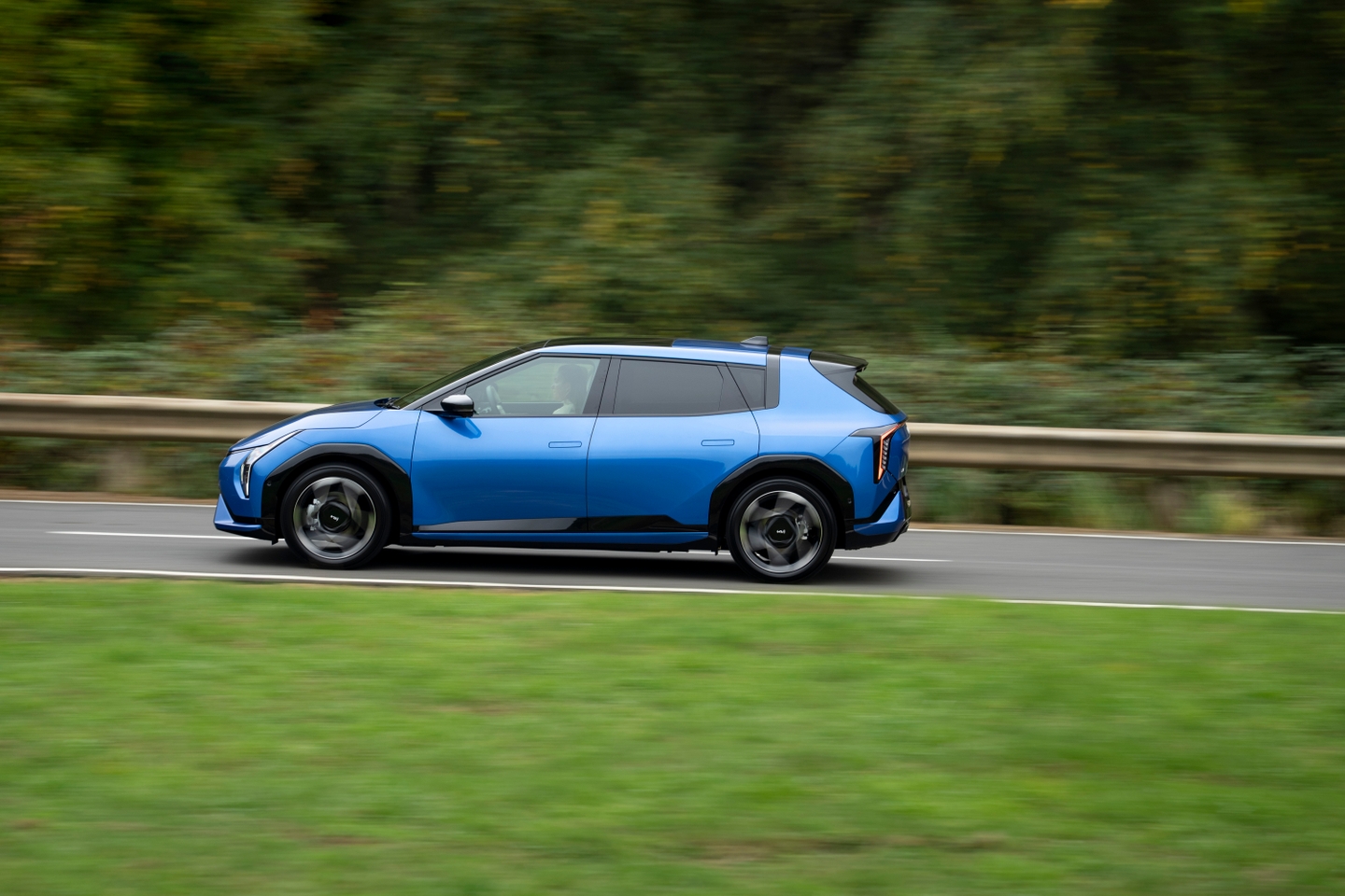 Kia EV4 side driving shot