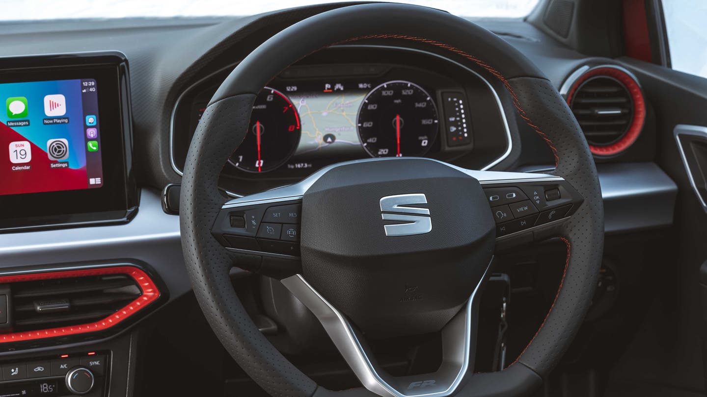 SEAT Ibiza steering wheel and dials
