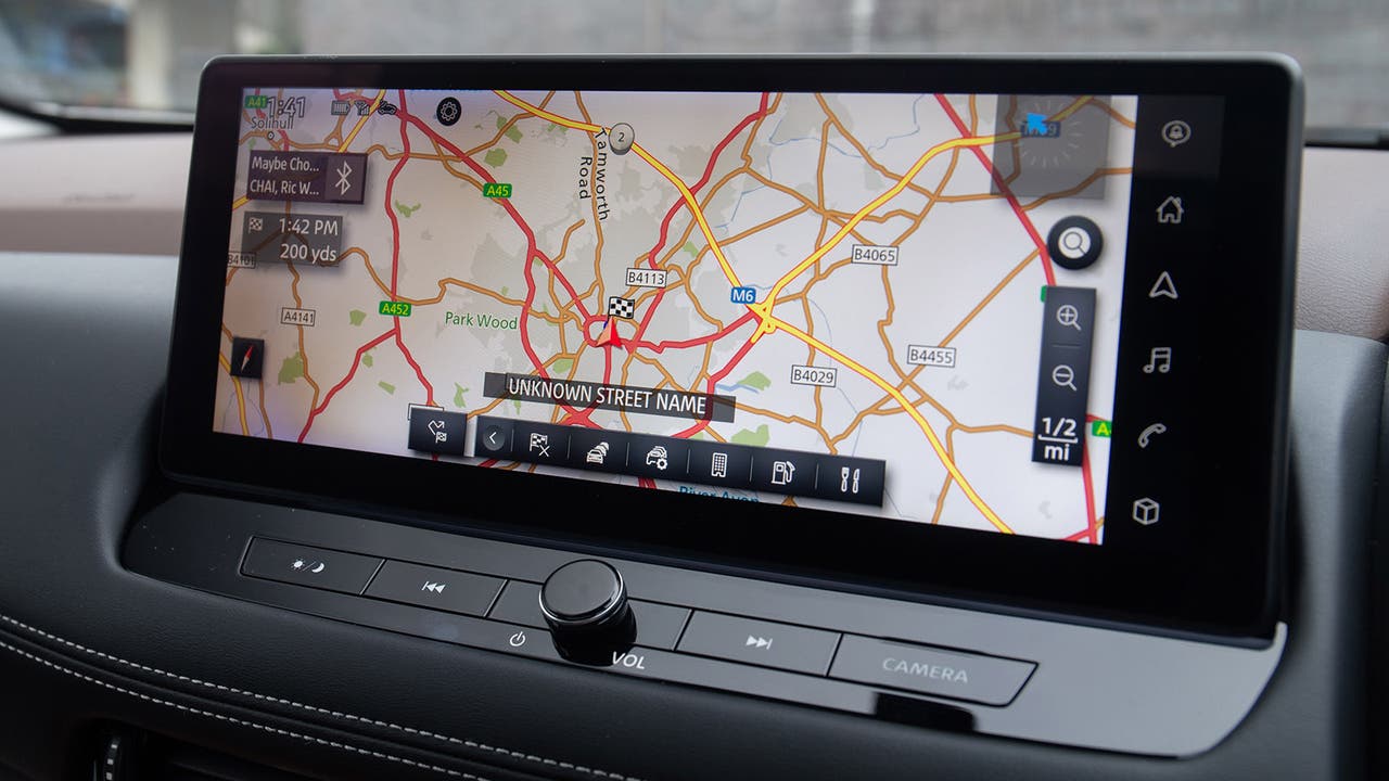 Nissan X-Trail review infotainment system