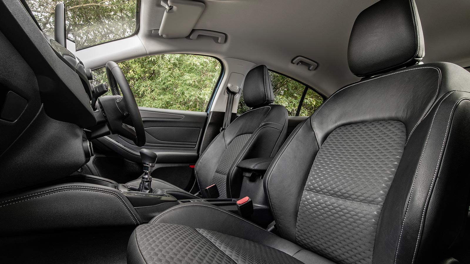Ford Focus review front seats